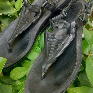 Teva Black Leather Thong Sandals 9.5
